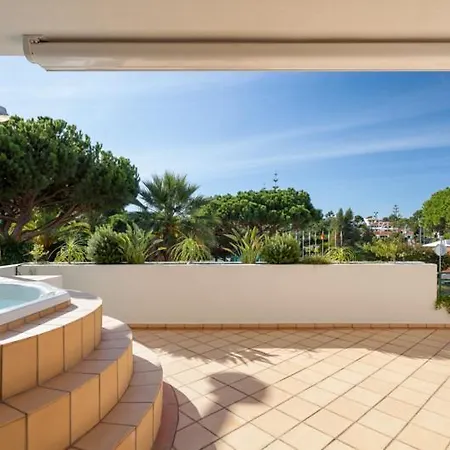 아파트 Sleeps 4 Pool Wifi T480265