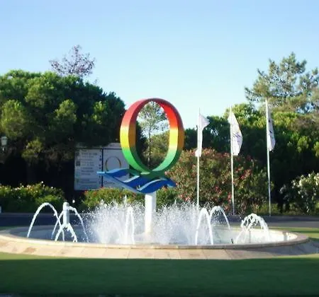 아파트 Sleeps 4 Pool Wifi T480265