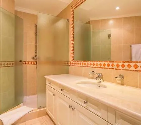 아파트 Sleeps 4 Pool Wifi T480265